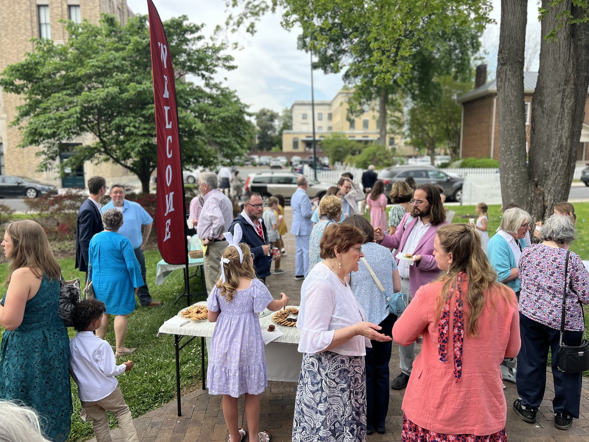 Children and youth gathered outside St. Luke's after music and arts camp